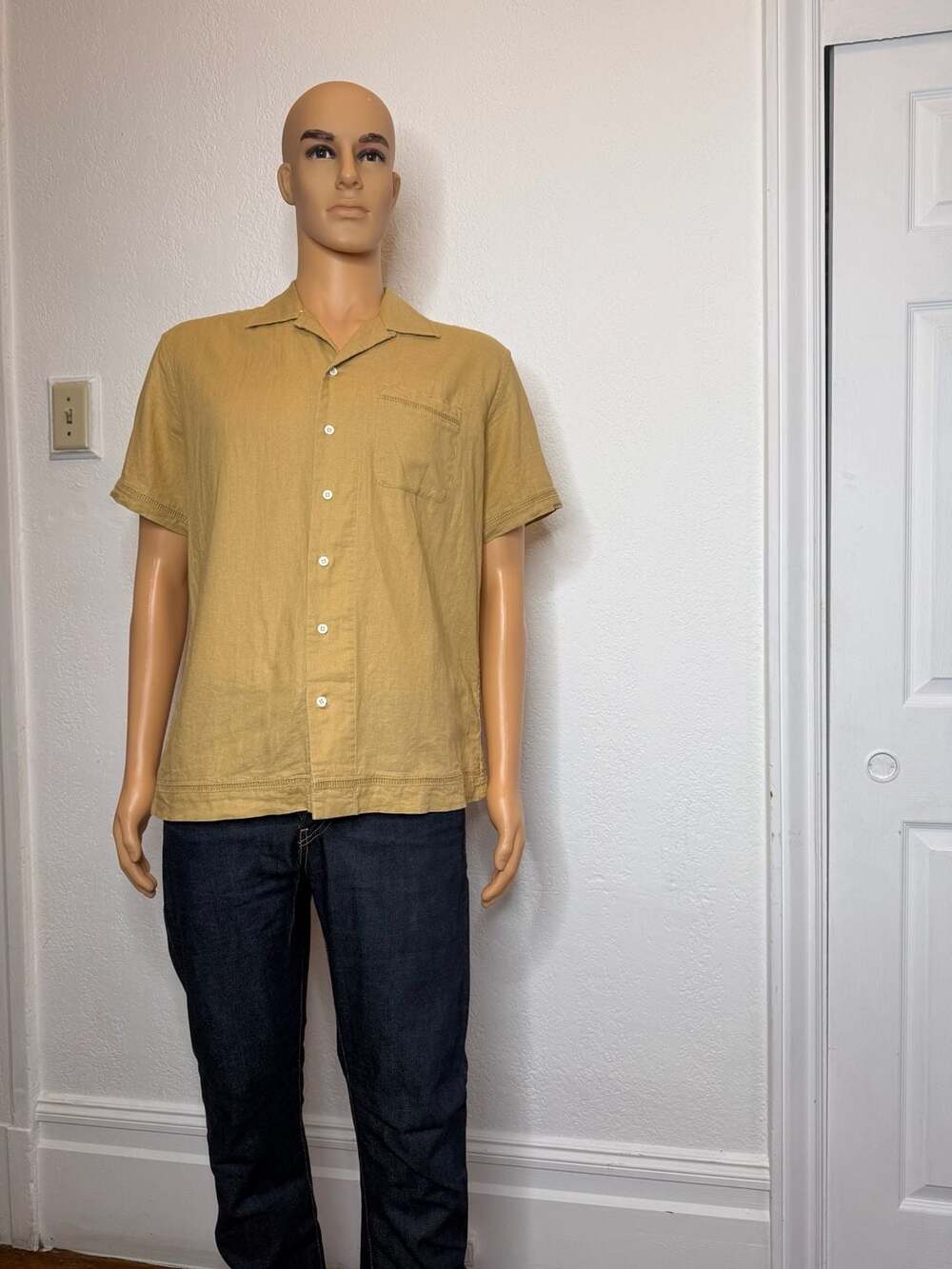 Taylor Stitch Short Sleeve Linen Camp Shirt with Ladder Stitch Detail